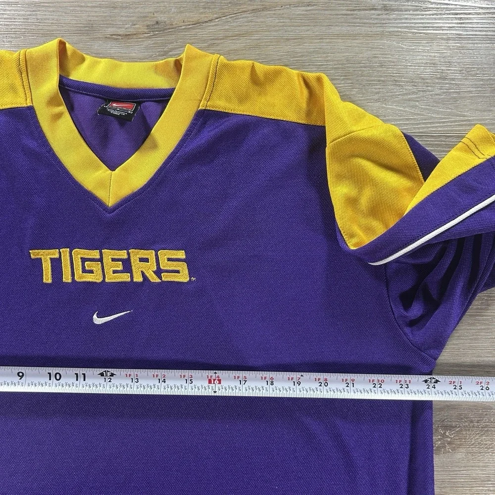 VTG Team Nike Large LSU Tigers Dri Fit Warm Up Shirt Purple Yellow Colorblock
